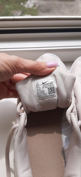 Жіночі кросівки Nike