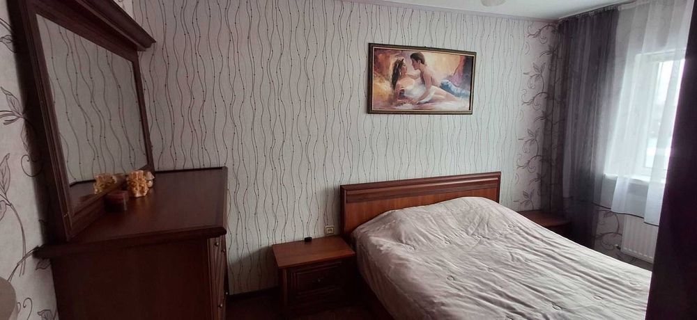 Продаж частини будинку на Польовій з окремим двором і хорошим ремонтом!