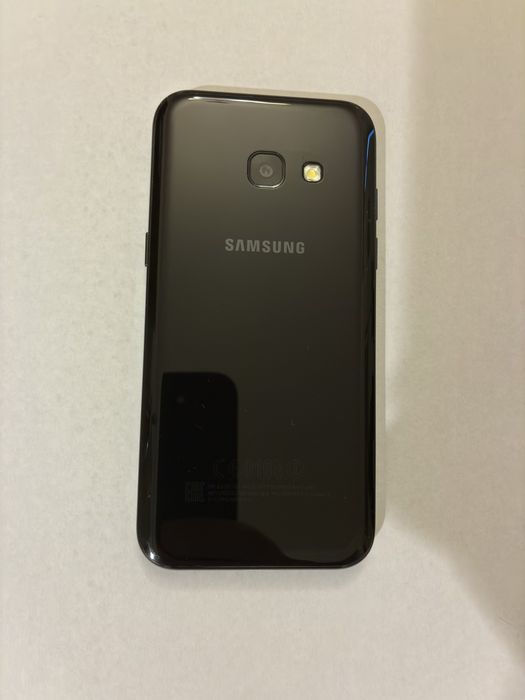 Samsung Galaxy A3 (2017) 16GB NFC / Dual SIM /IP68 /Офіційний
