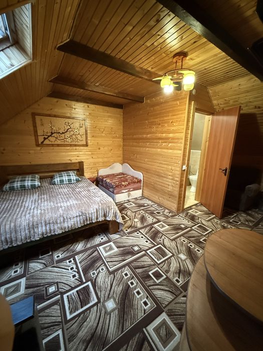 Здається садиба “Під лісом у Гіда!