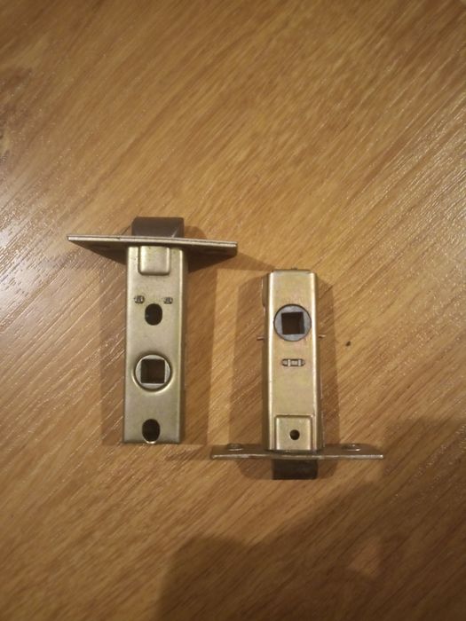 Ручки дверные разные.