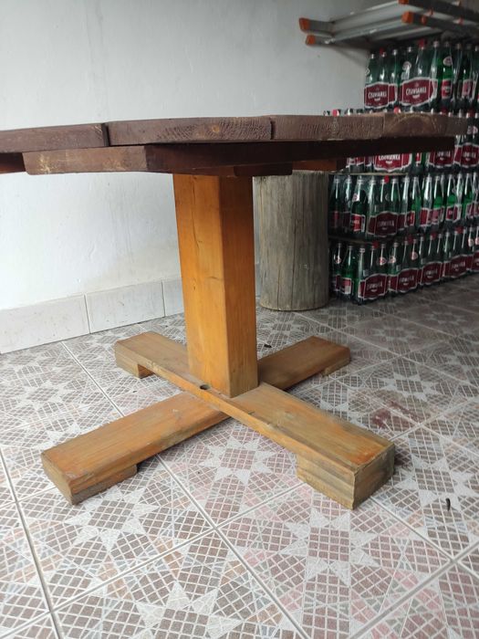 Stół ogrodowy drewniany