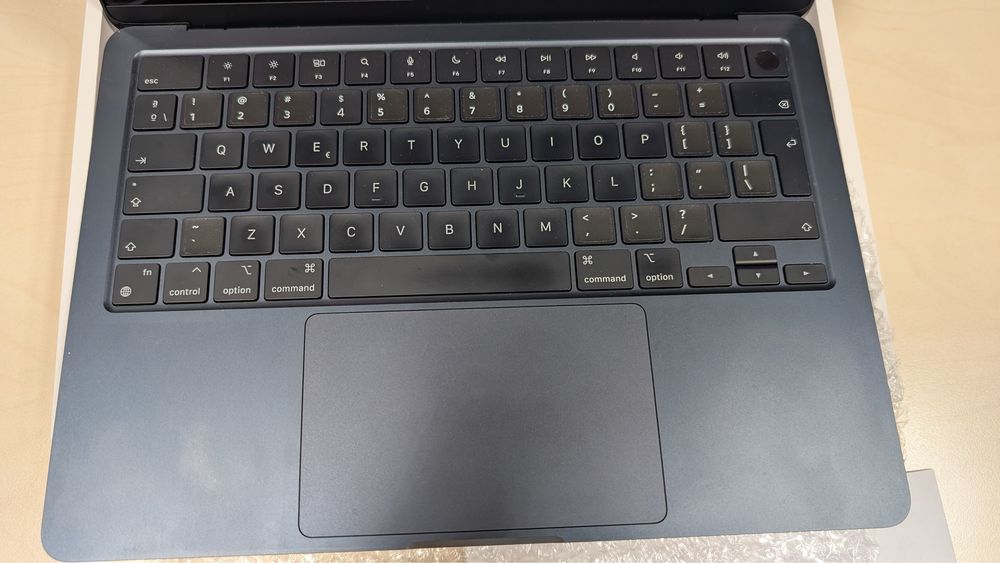 Laptop Apple A3113 13,6 Apple M3 16GB/512GB