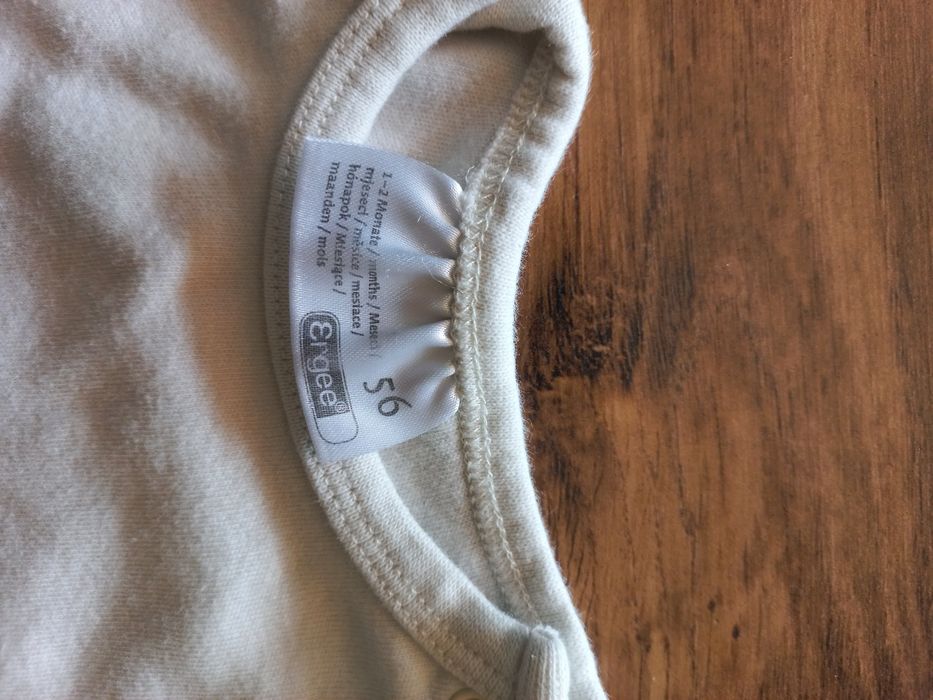 Sweterek niemowlęcy r56