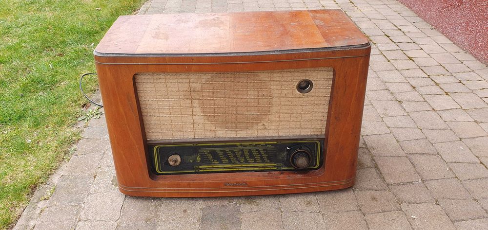 Zabytkowe radio "Stolica"