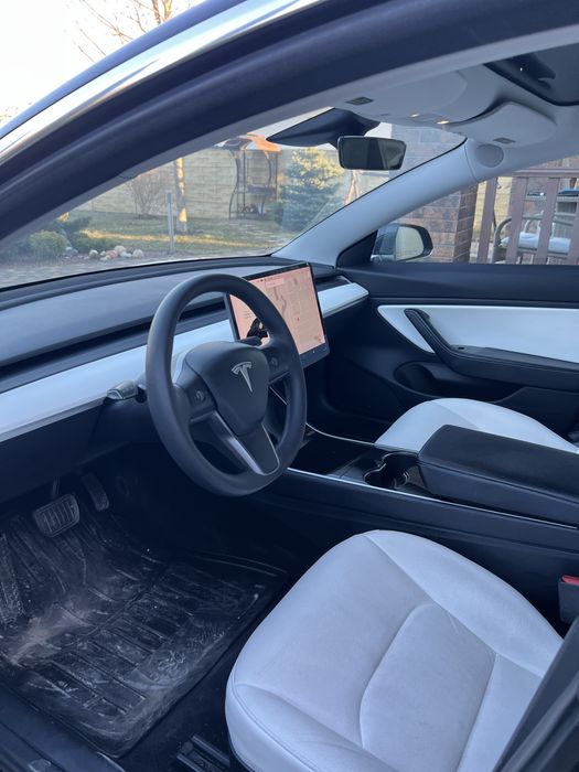 Оренда  Авто прокат TESLA MODEL Y,3
