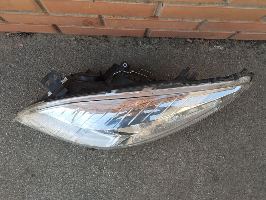 Продам Фару Renault Megane