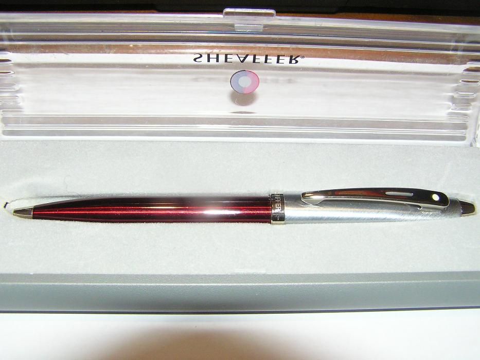 4. Esferográfica Sheaffer (nova e de coleção)