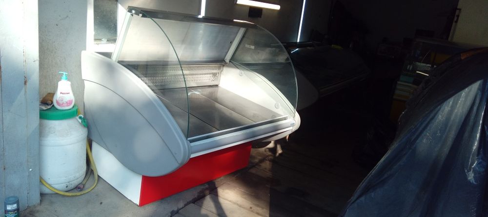 Холодильна вітрина Ілєть-1.2м