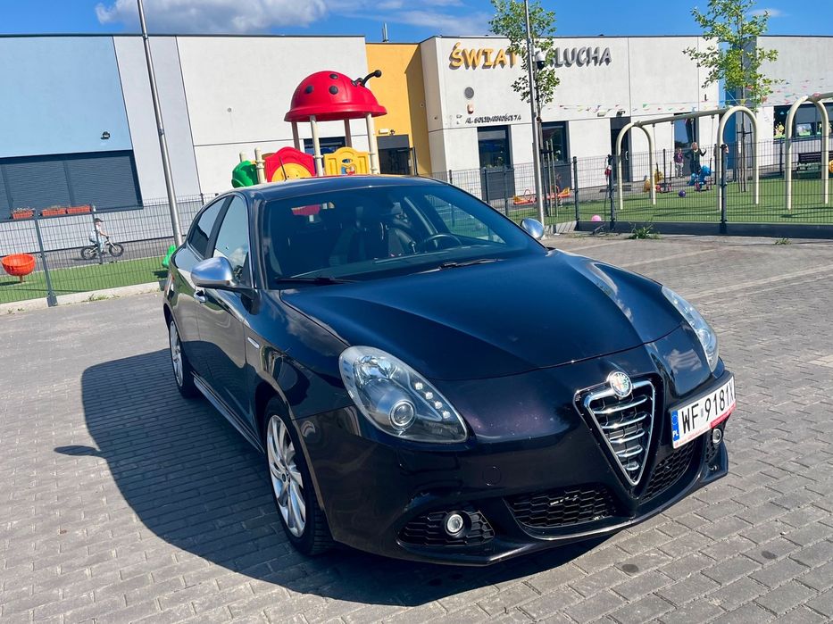 Alfa Romeo Giulietta Gulietta - 170 km. TCT. Czarne wnętrze .