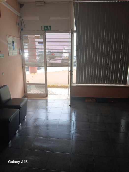 Bares e restaurantes alugam €200