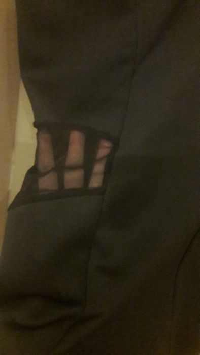 Mała czarna z przeswitami