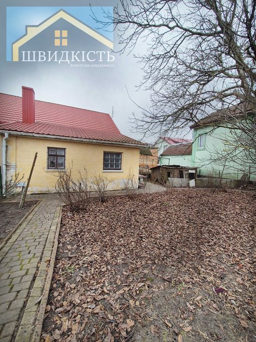 √ Частина будинку з виходом до озера Басівкут