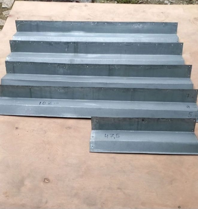 Полки-водоотводы оцинкованные ,колпак для вытяжной трубы