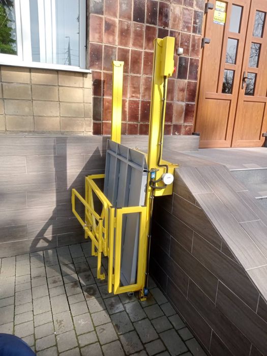 підйомник для осіб з інвалідністю та інших маломобільних груп