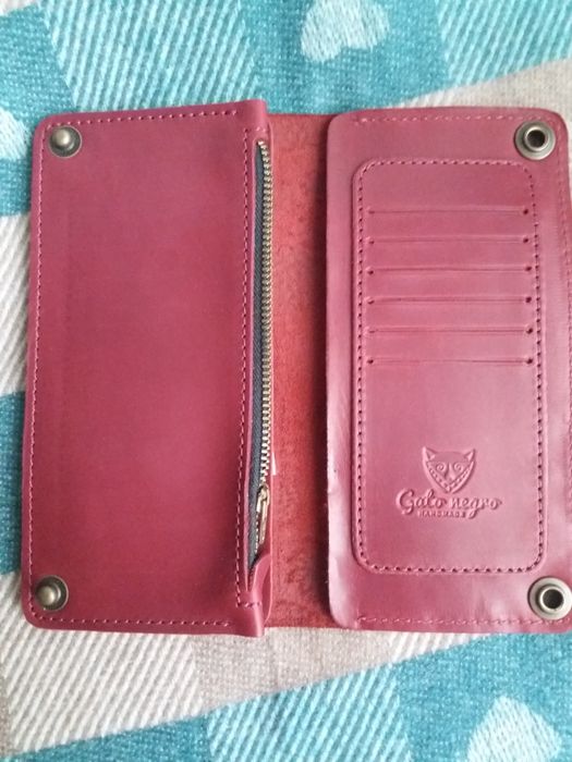 Новый кожаный кошелек