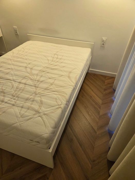 Materac wraz z łóżkiem