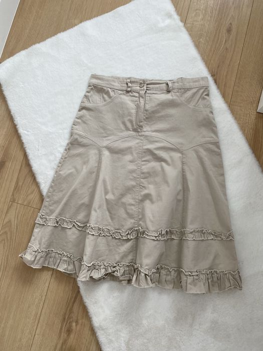 Beżowa spódnica do kolan M 38 basic