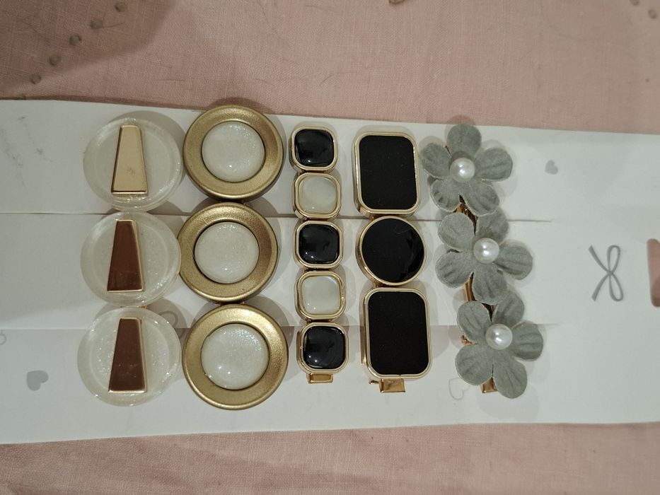 Conjunto de 5 ganchos dourados novos 
Valor fixo