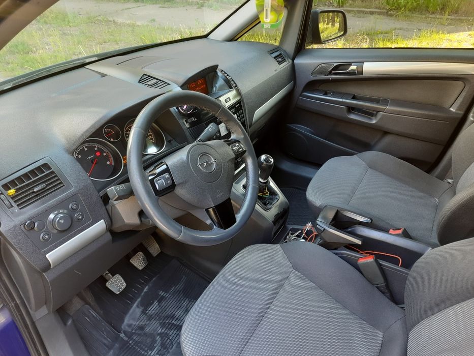 Продам Opel Zafira B