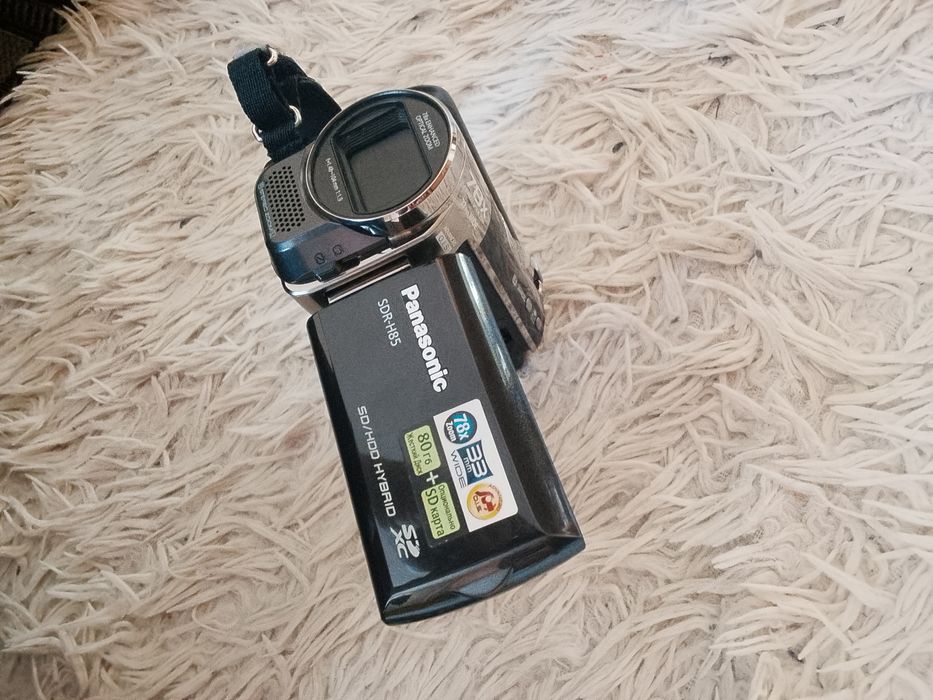 відеокамера Panasonic SDR-H85