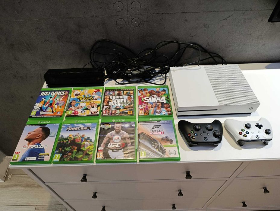 XBOX One S + 2 pady + kinect + 8 gier