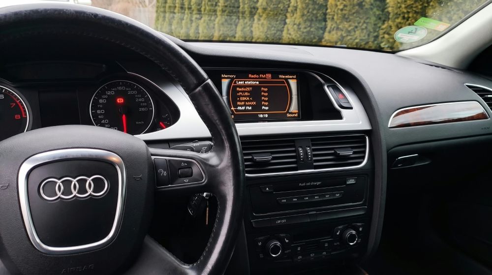 Audi A4 B8  Biały Mat,nowe opony, akumulator