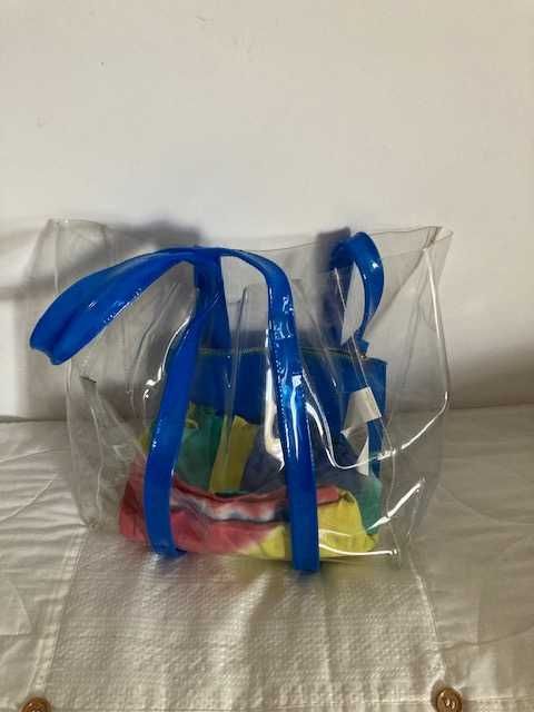 Saco de praia transparente c/ bolsa a condizer (Corte Inglês).