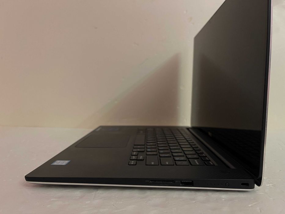 Игровой DELL XPS 9550 / Intel Core i7  / 32 RAM /  + Видео GTX GDDR5 / СЕНСОР  4"К Экран!!