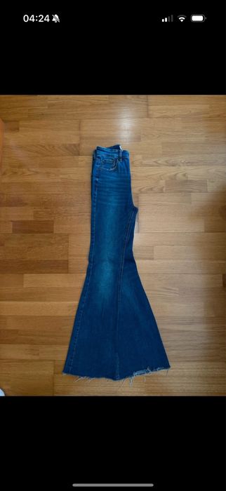 Calças à Boca de Sino Stradivarius