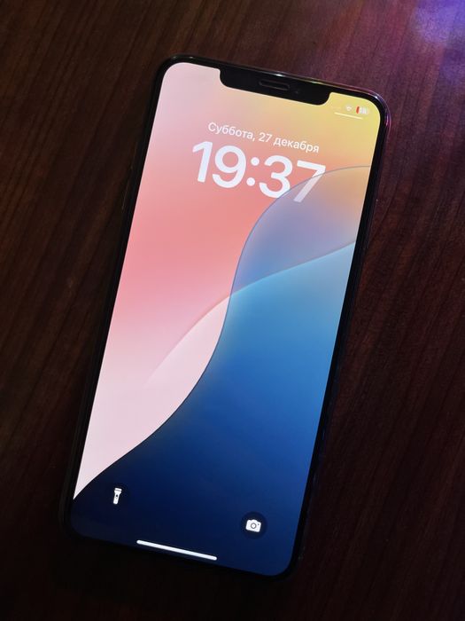 Продам Айфон XS max
