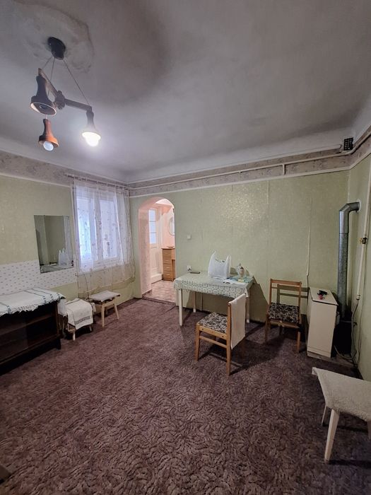 Здається  1 кім квартира в центрі біля Миколаївської церкви вул. Руська