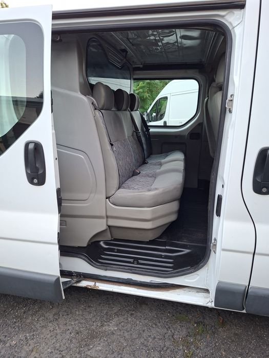 Opel Vivaro Long Brygadówka 6 osób Klima