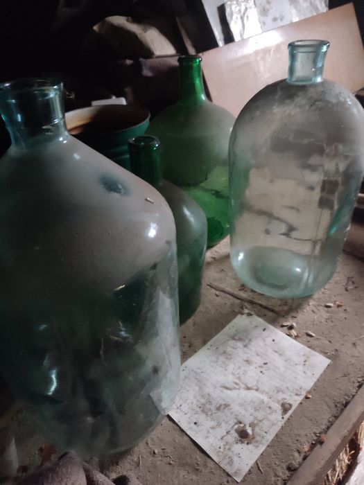 Продам  бутлі  під  вино