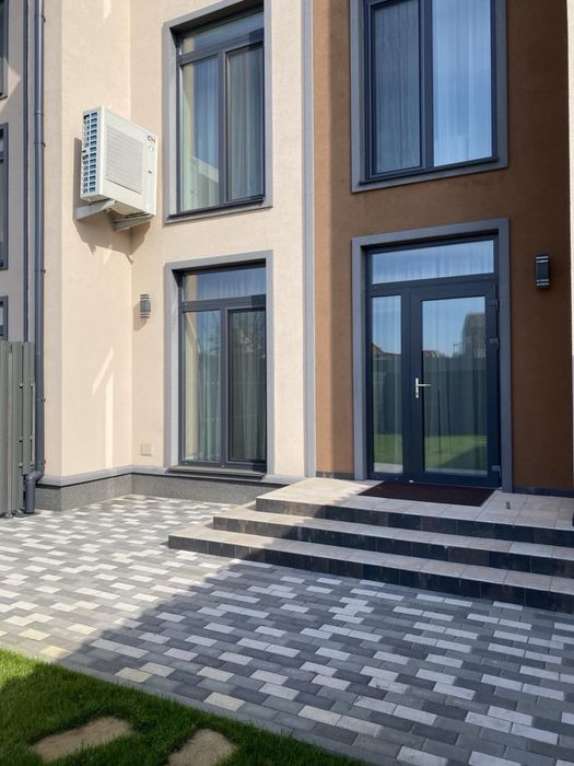 Оренда будинок - таунхаус м.Киів , Соломянський район.