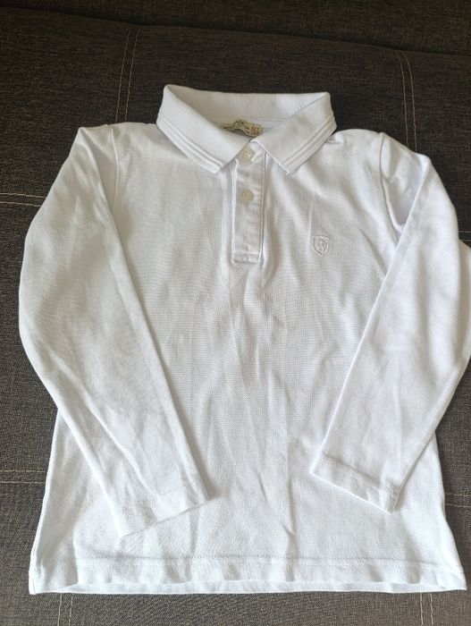 Біле поло і футболка