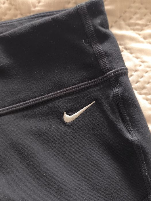 Czarne legginsy sportowe Nike