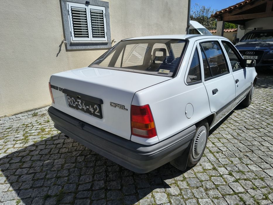 Opel Kadett 1.3 LS 1989 — photo 4
