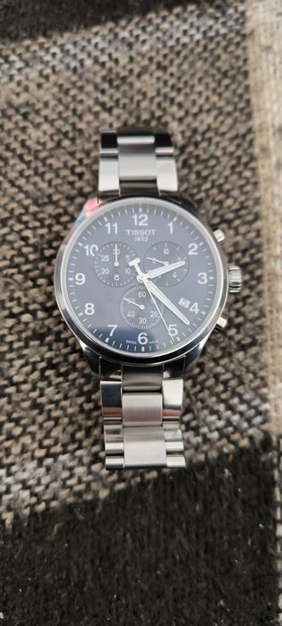 Tissot(near mint)+3 годинники у подарунок(2 near mint+1 good)