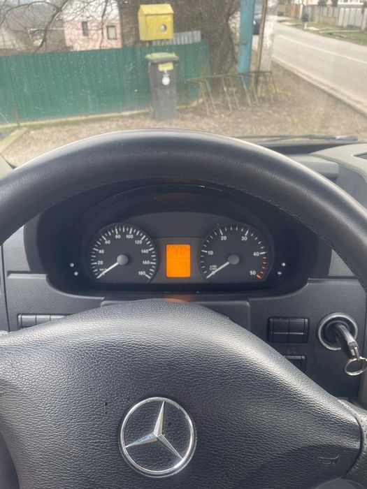 Евакуатор Mercedes Benz Sprinter