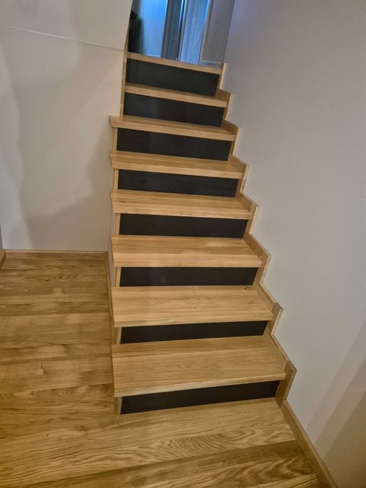 Schody Stopnie, trepy dębowe.