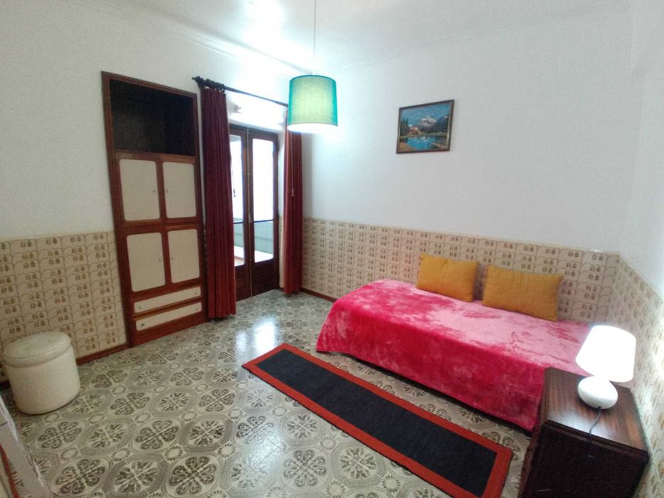 Aluga-se Quarto em Algés