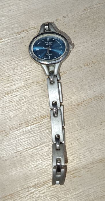 Estou a vender os relógios que estão a ganhar pó