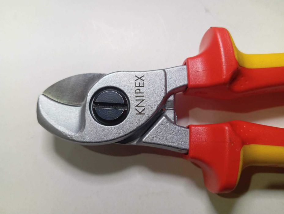 Knipex Nożyce do kabli 1000V   95. 16. 165