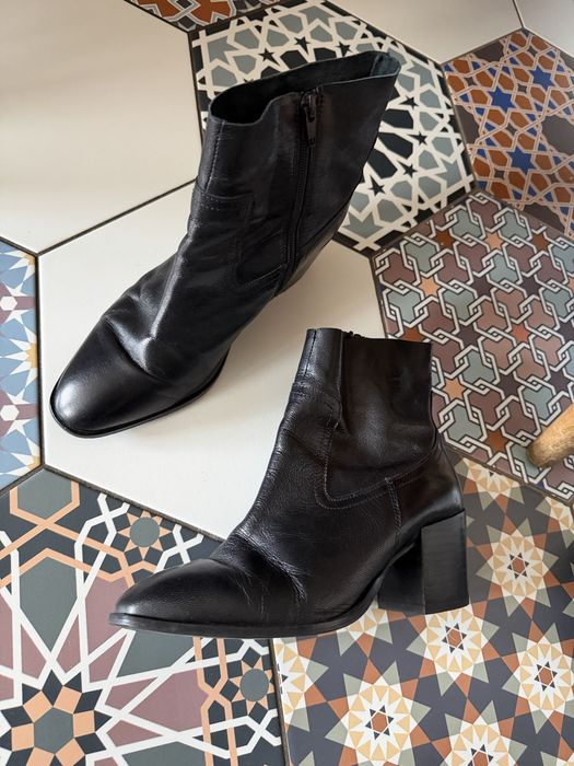 Czarne skórzane botki na szerokim obcasie River Island 39