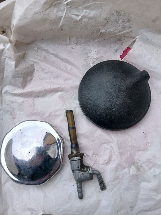 Кришка бака до яви