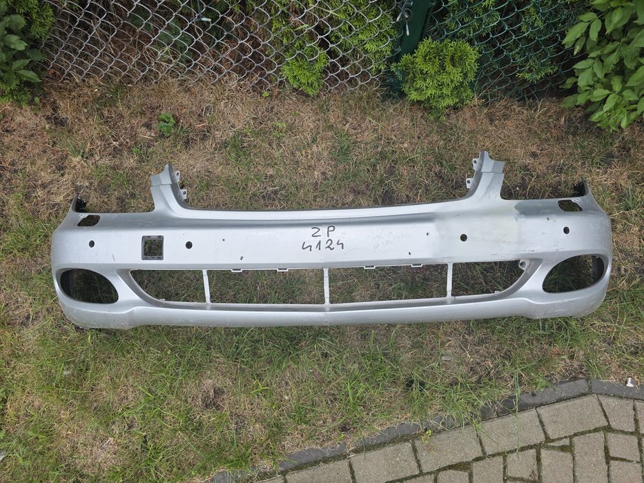Przedni zderzak Mercedes cls w219