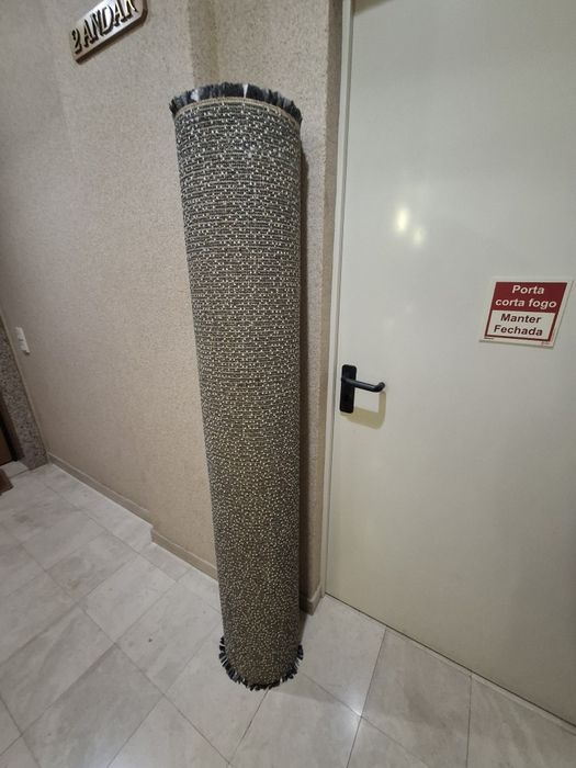 Tapete mesclado cinza