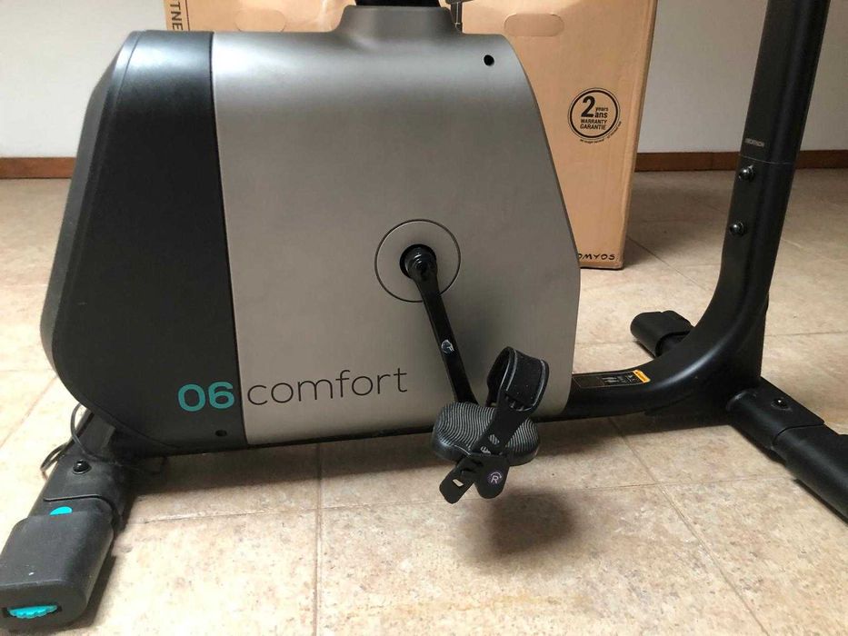 Domyos Comfort 6 Static Bicycle / Almost New / Lightly Used64739979694466123