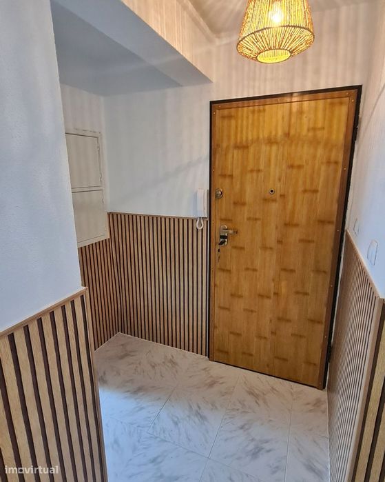 Apartamento T2 remodelado em Alcochete, luminoso e com vista Tejo.